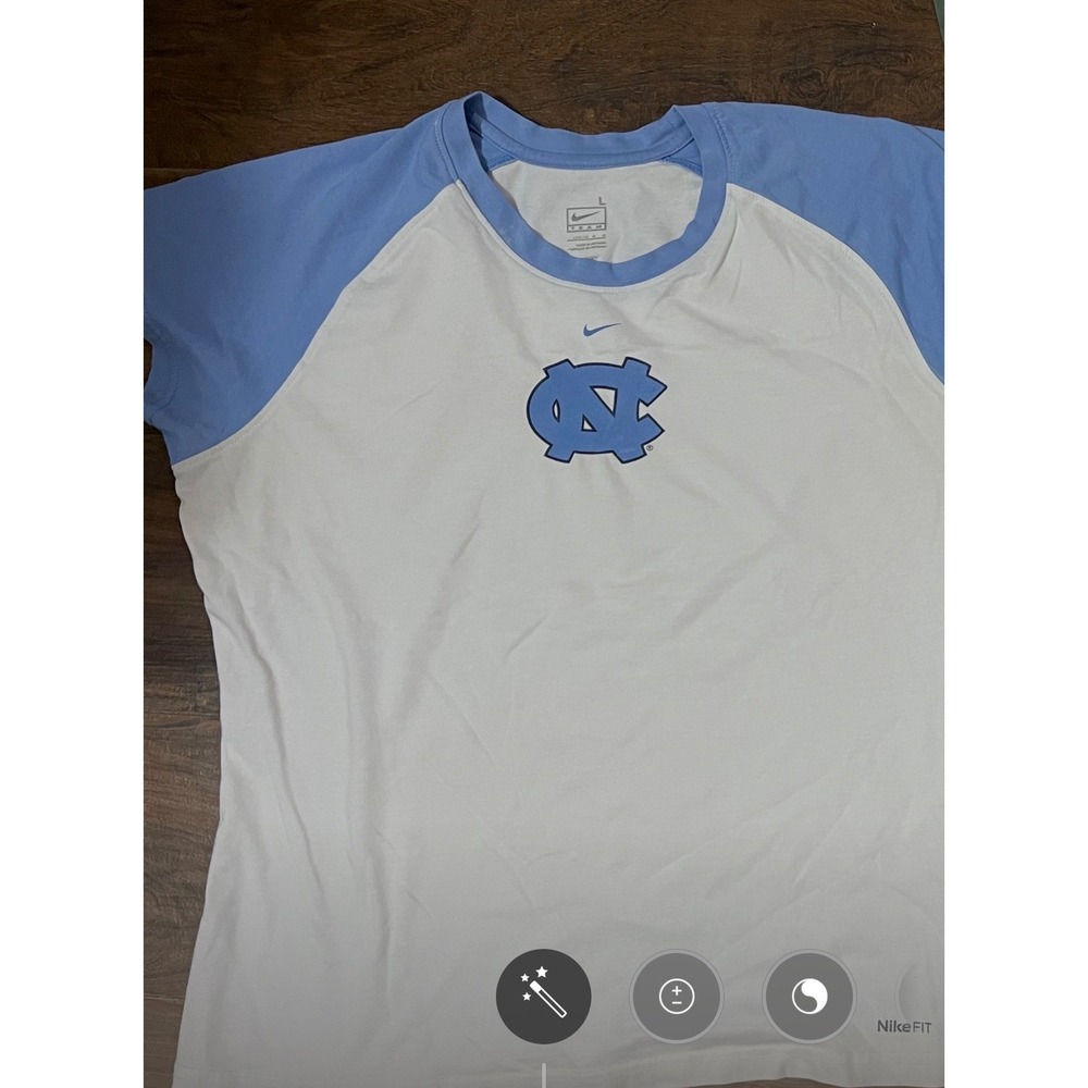 Nike Team UNC Tar Heels Raglan T-Shirt White Blue NikeFIT sporty logo game day